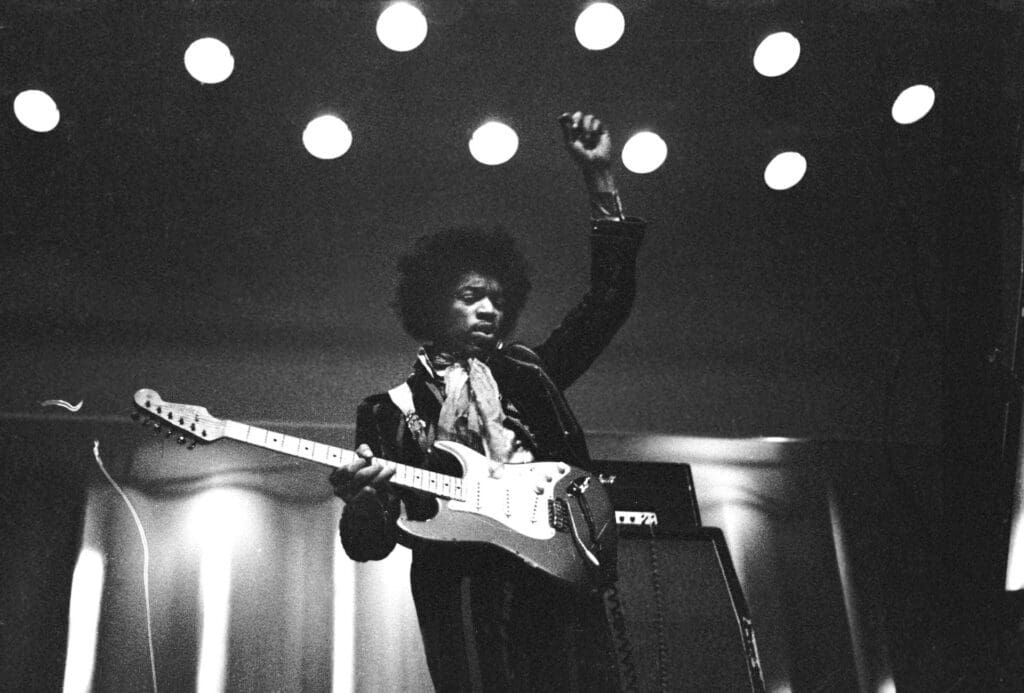 Jimi-Hendrix-1967-Helsinki