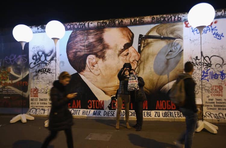 Il Muro di Berlino: i due blocchi che hanno ispirato il cinema e la musica 1