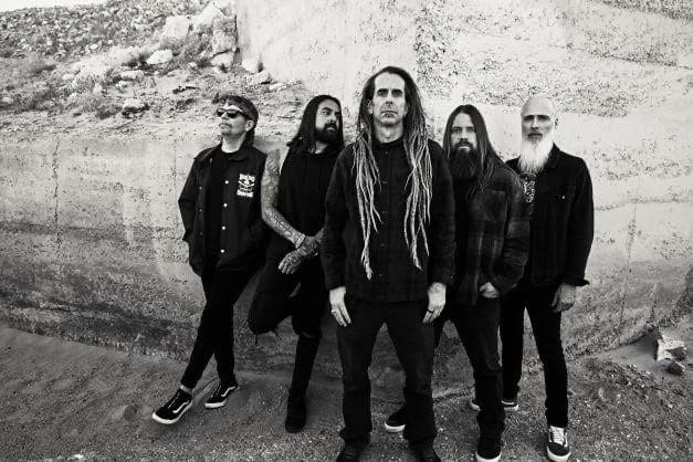 omens lamb of god recensione