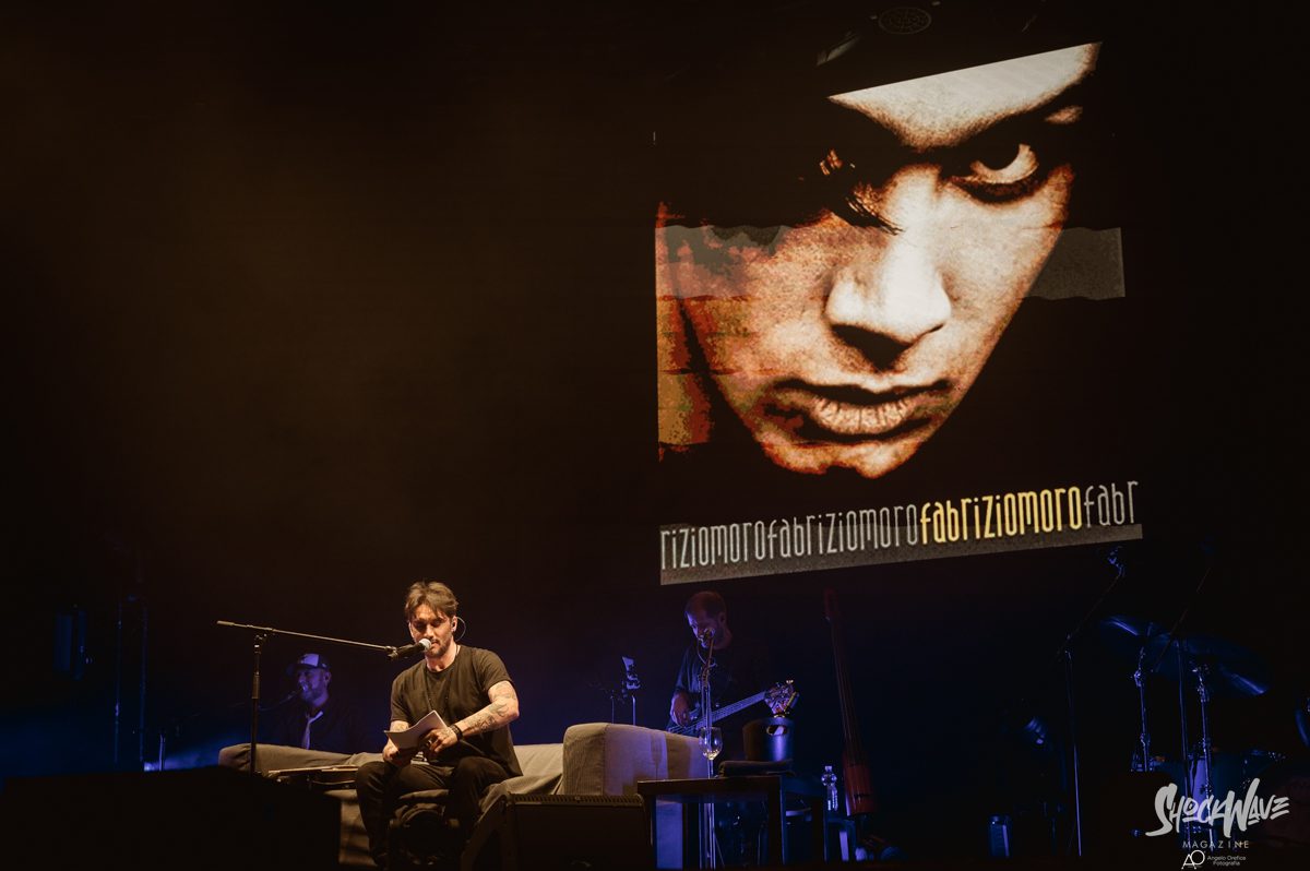 Fabrizio Moro live al Teatro Augusteo di Napoli 5