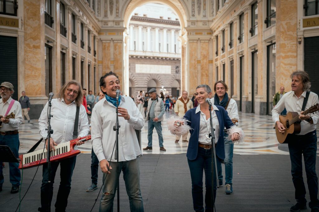 Nuova Orchestra Italiana, flash mob nella Galleria Umberto I 1