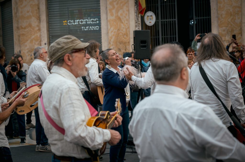 Nuova Orchestra Italiana, flash mob nella Galleria Umberto I 4