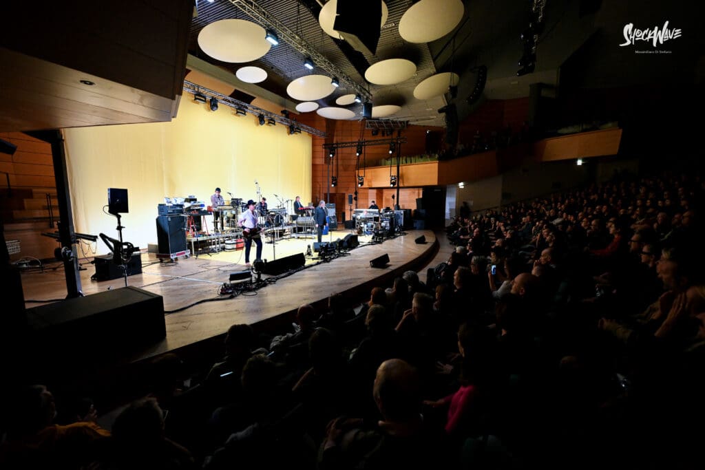 Einsturzende Neubaten al Teatro dal Verme, Milano, 2 ottobre 2024: photogallery 13